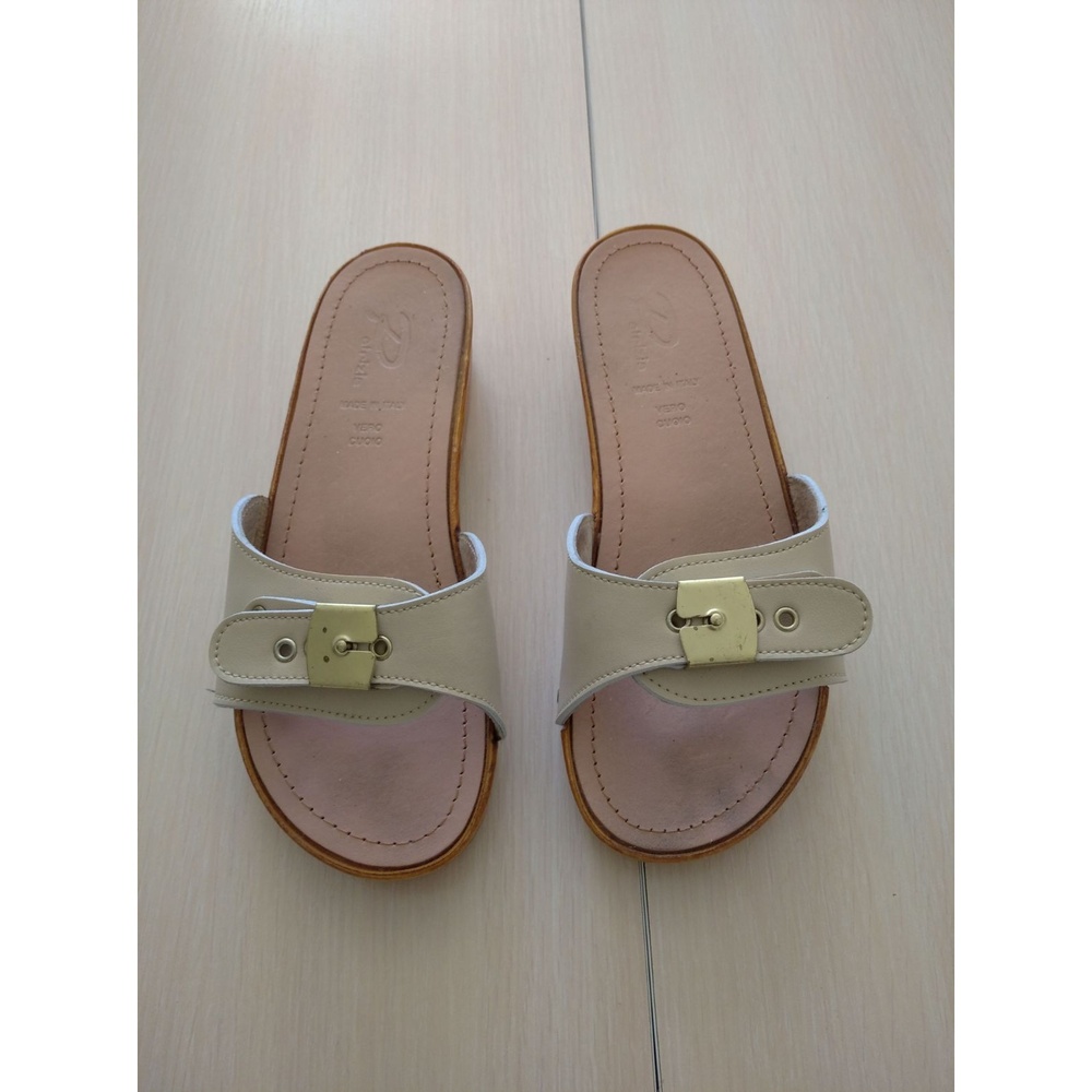 Sandals Women's Beige Buckle Detail